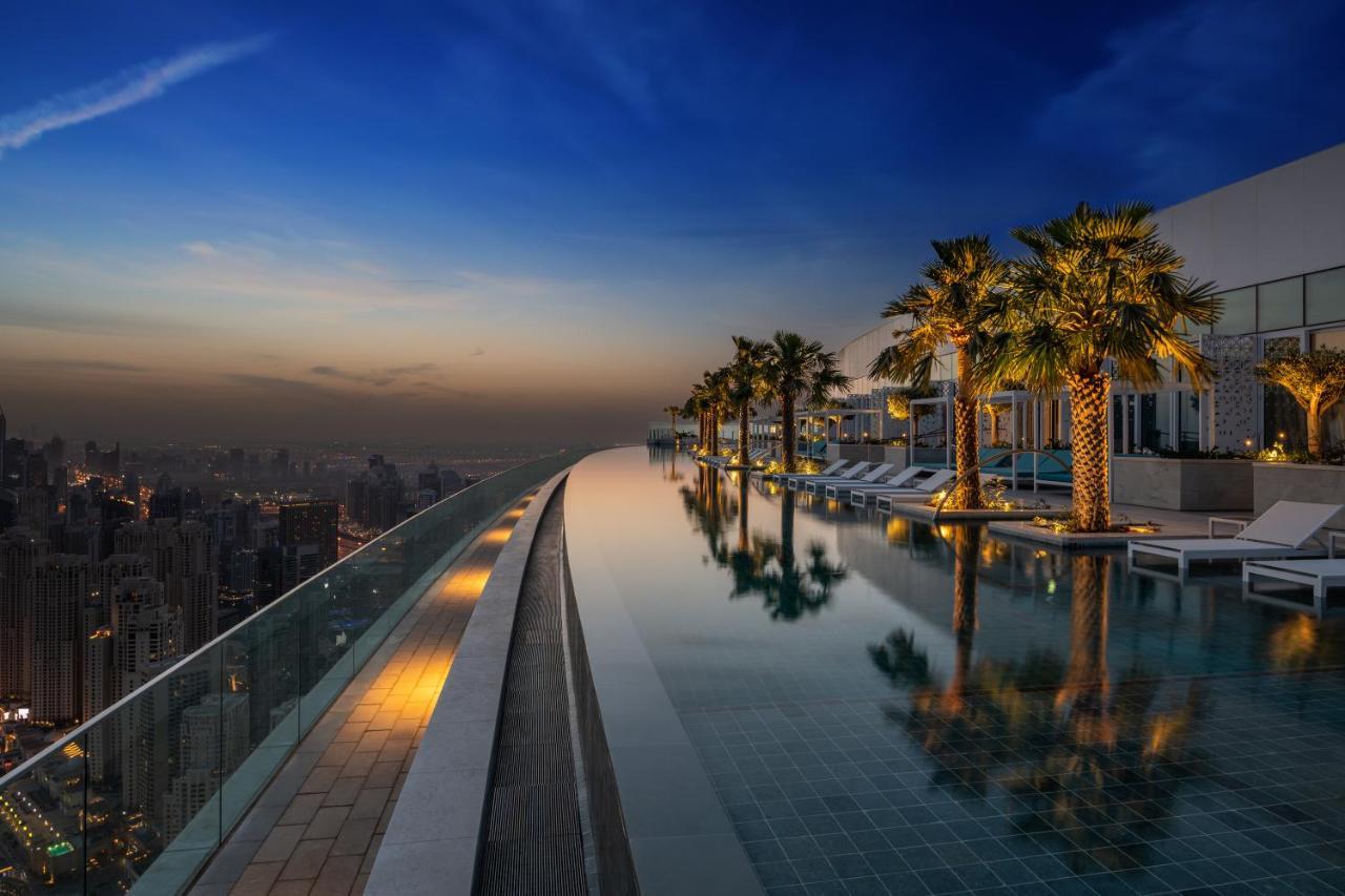 Address Beach Resort Dubai Eksteriør bilde Infinity pool at the 360-degree Sky Bar